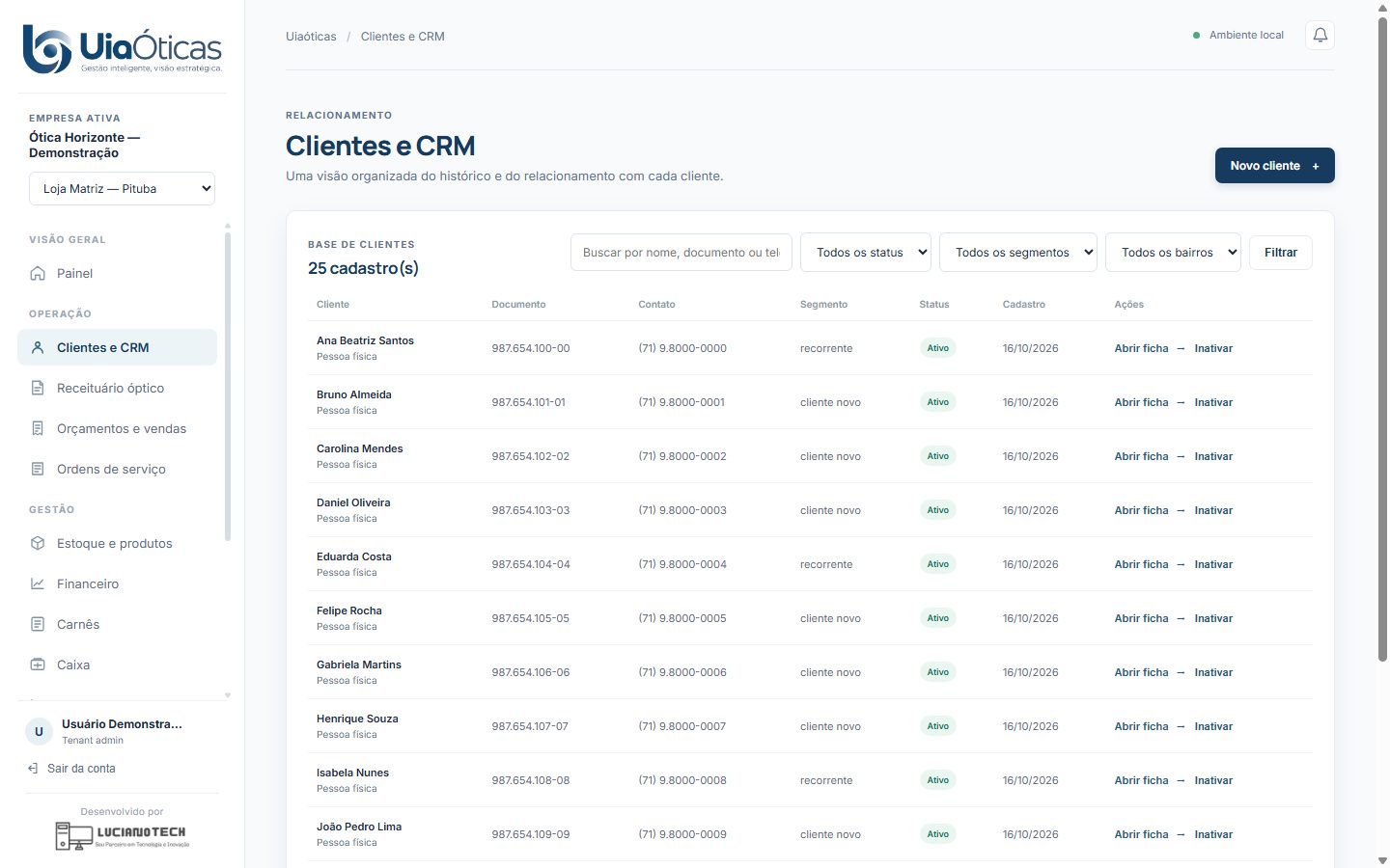 Lista de clientes com busca e filtros
